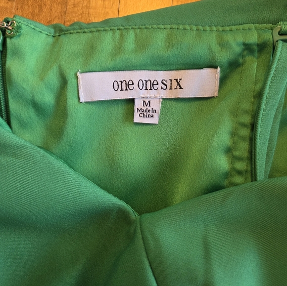 Chic Versatile Off-Shoulder Vibrant Green Cocktail Dress Size M - Picture 3 of 11